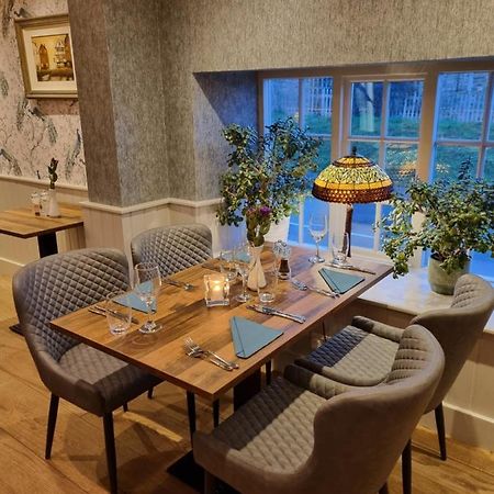 White Horse Inn & Restaurant 스토크알바니 외부 사진