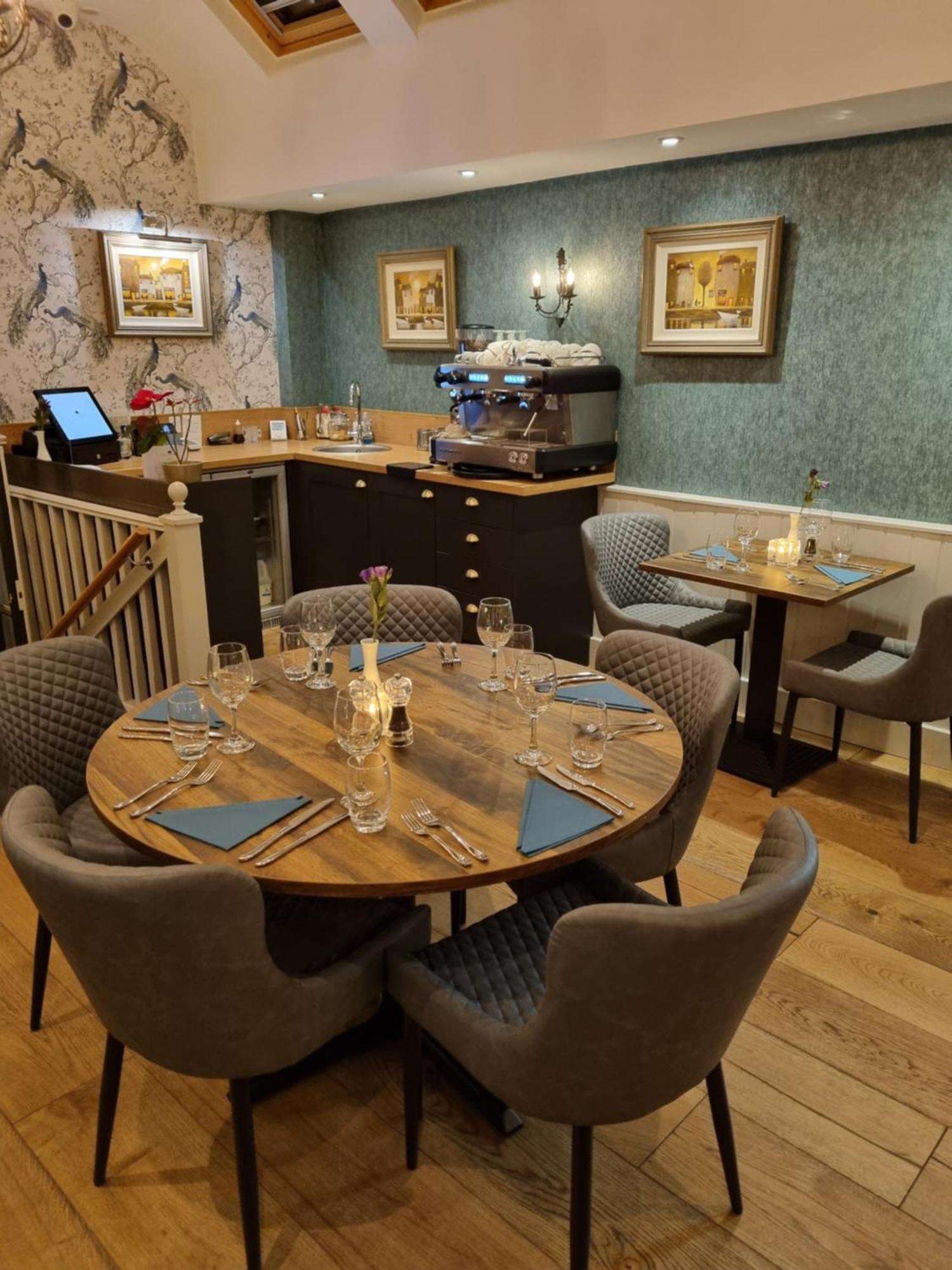 White Horse Inn & Restaurant 스토크알바니 외부 사진